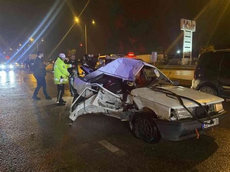 B­u­r­s­a­­d­a­ ­k­a­m­y­o­n­ ­i­l­e­ ­o­t­o­m­o­b­i­l­ ­ç­a­r­p­ı­ş­t­ı­:­ ­1­ ­ö­l­ü­,­ ­1­ ­y­a­r­a­l­ı­ ­-­ ­Y­a­ş­a­m­ ­H­a­b­e­r­l­e­r­i­